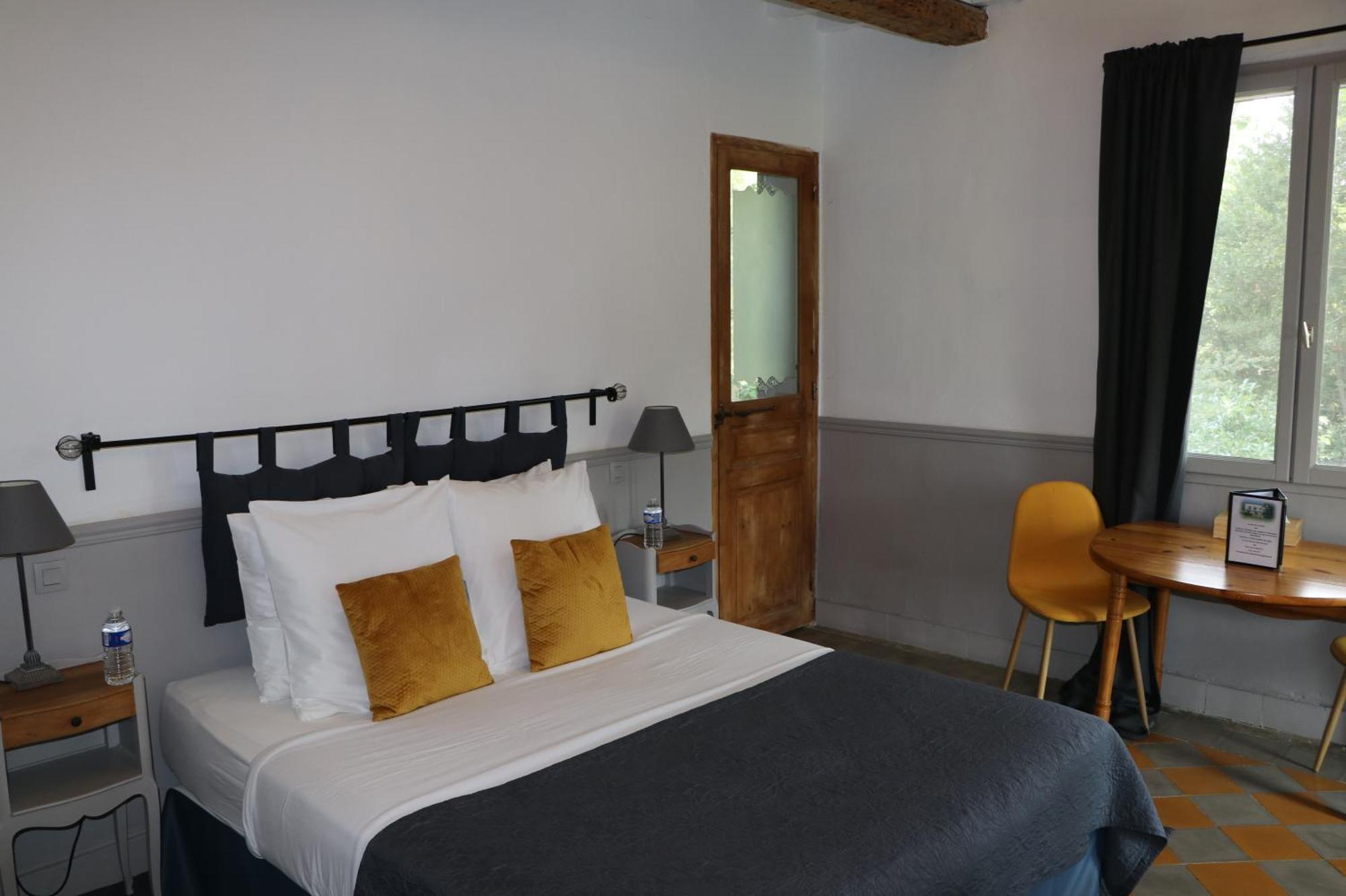 Le Mas Des Cerisiers Jacuzzi Et Sauna Inclus Pour Tous Les Logements Avignon Exteriör bild