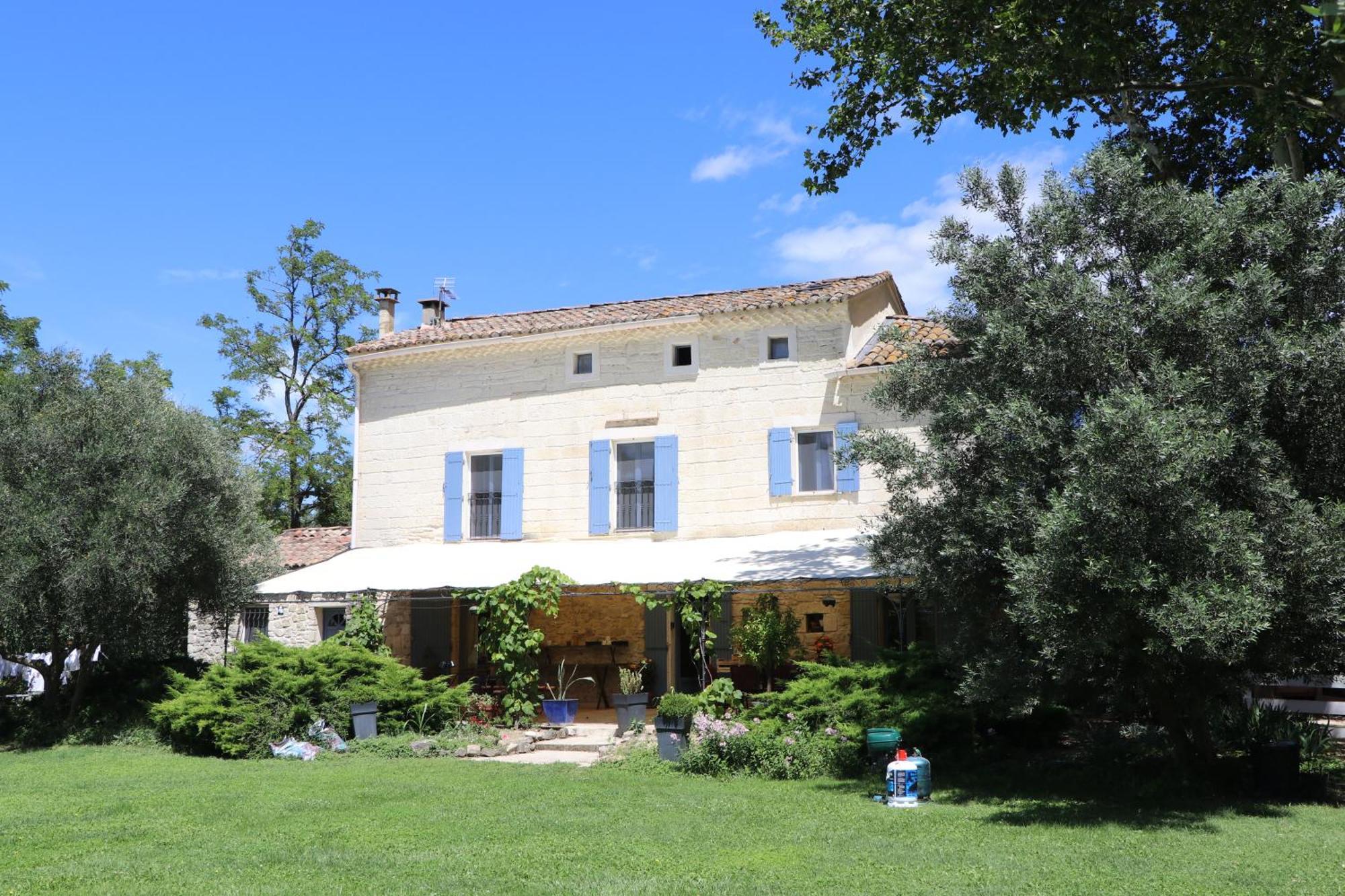 Le Mas Des Cerisiers Jacuzzi Et Sauna Inclus Pour Tous Les Logements Avignon Exteriör bild