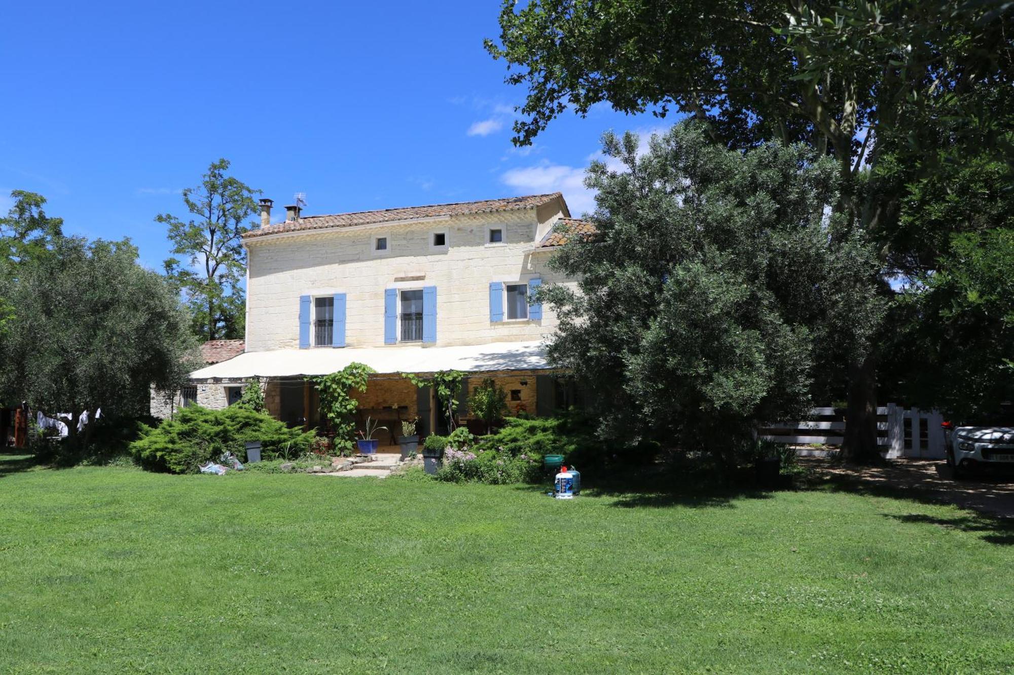 Le Mas Des Cerisiers Jacuzzi Et Sauna Inclus Pour Tous Les Logements Avignon Exteriör bild